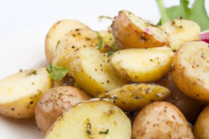 Fresh Flavors: The Ultimate Herbed Roasted Potato Salad Recipe