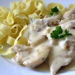 Slow-Cooker Chicken Alfredo: Creamy Comfort Made Easy