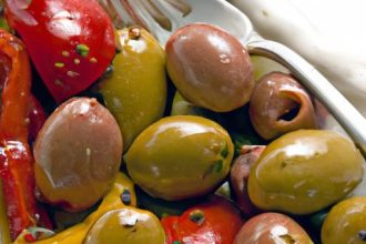 Olives & Peppers: A Flavorful Duo in Culinary Traditions